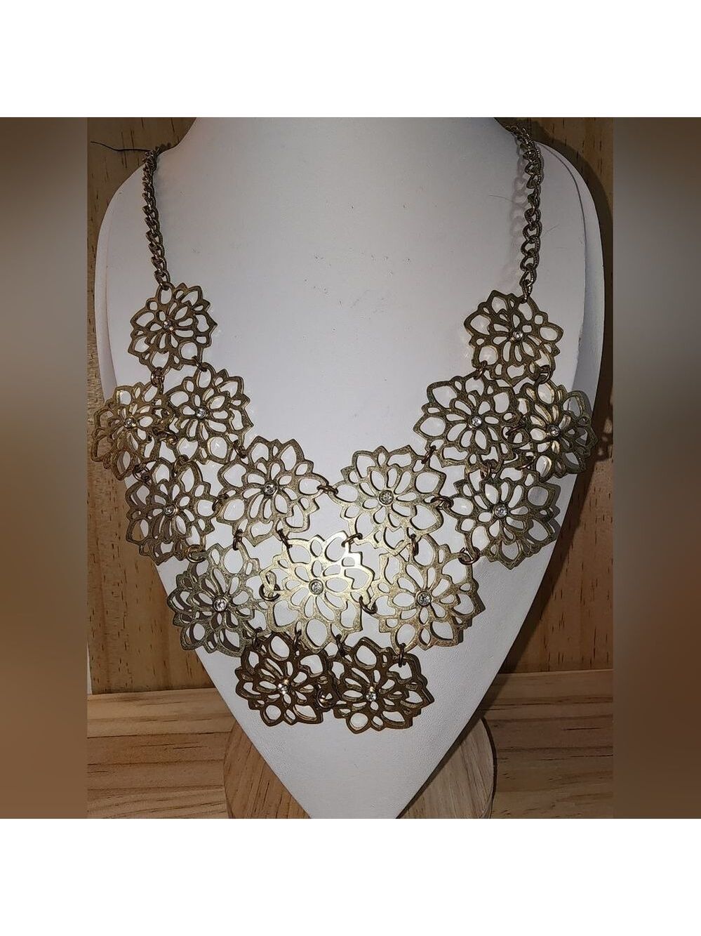 Vintage Elegant Gold Floral Necklace